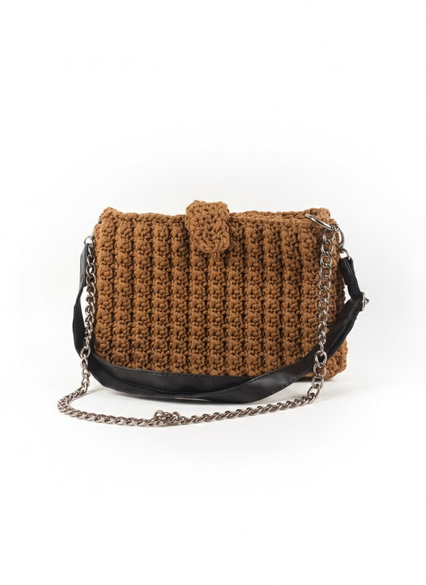 Bolsa Transversal de Crochê com Corrente