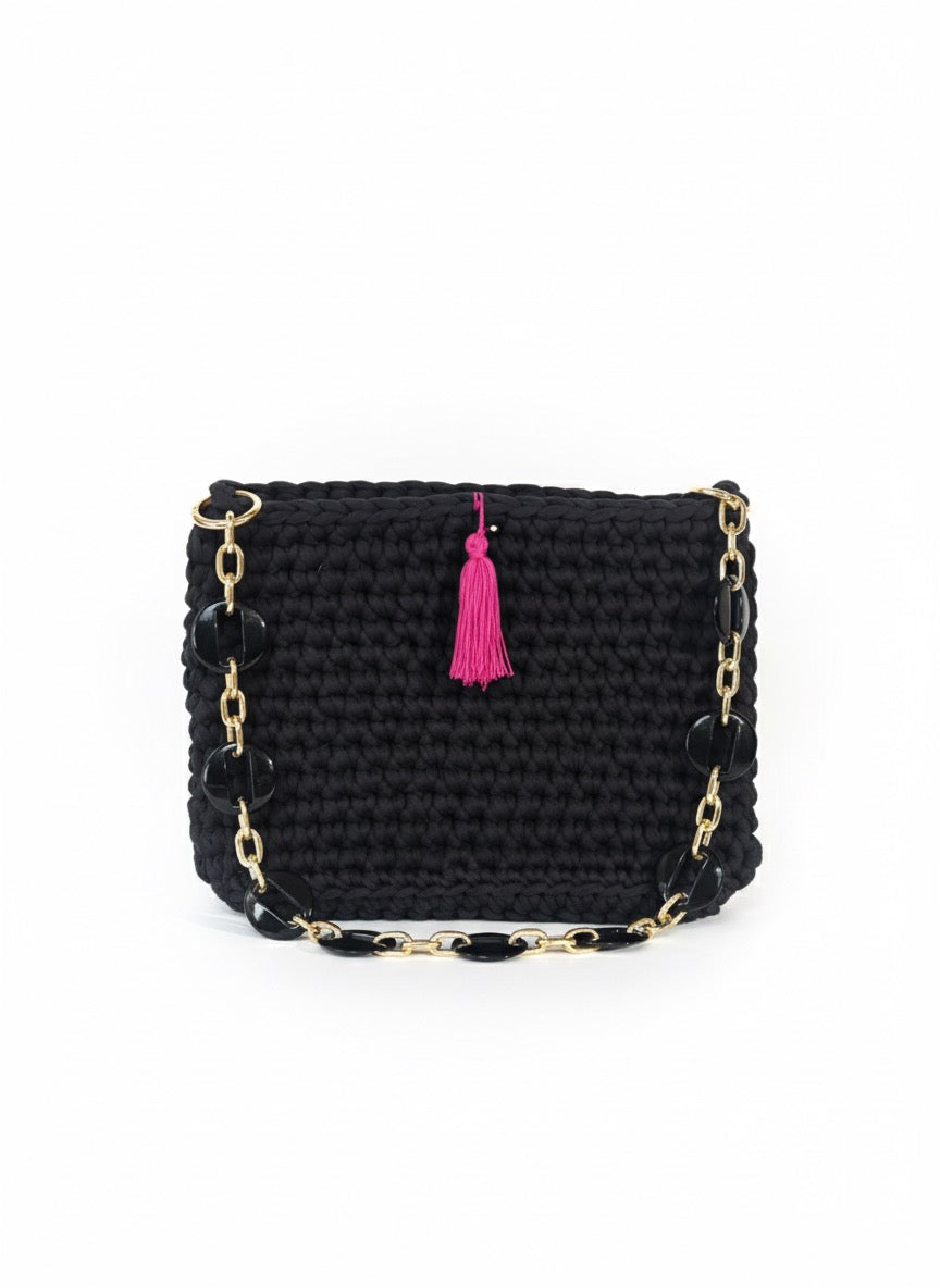 Bolsa de Crochê Preta com Corrente e Tassel Pink